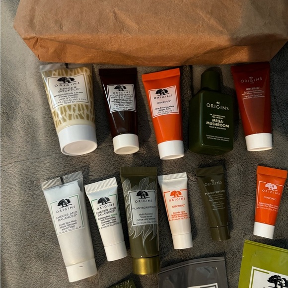Origins Skincare Collection with Green and White Accents - Picture 2 of 5
